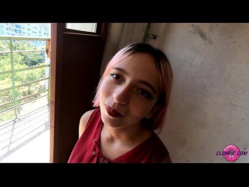 ❤️ Sha'awar ɗalibi yana tsotsar Baƙo a Waje - Cum A Fuskarsa Labaran batsa ﹏